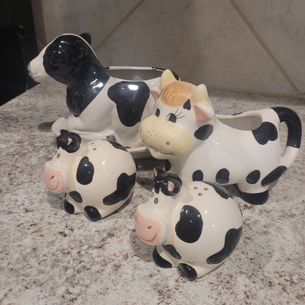 Ceramic Cow Set - Picture 2 of 2
